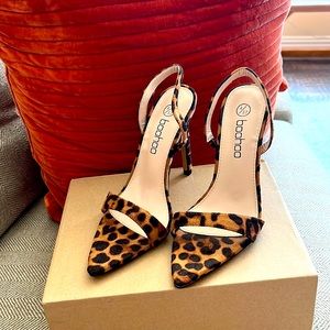 NWB Boohoo Pointed toe Slingback Two Parts  heels.  Leopard print. Size 6.5